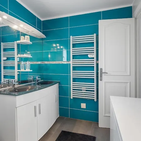 Evasion & Bien-etre Avec Piscine Jacuzzi & Sauna